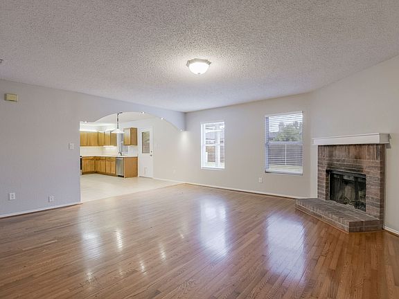 3rd image of 5525 Ventura St