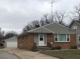 2027 Doty St, Oshkosh, WI 54902