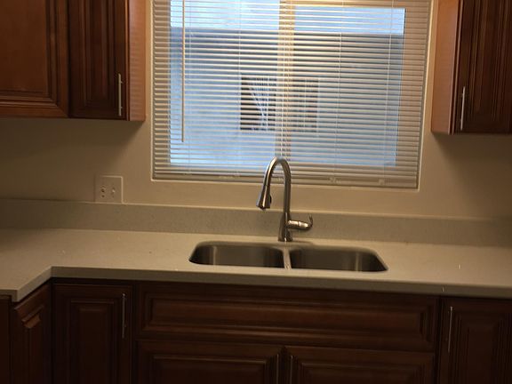 5th image of 4539 W 173rd St