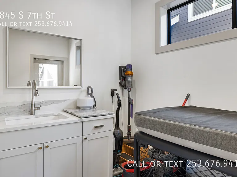 4845 S 7th St — Photo 25
