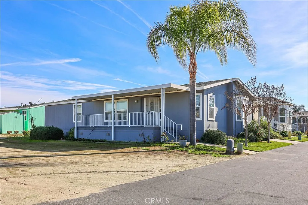 1528 Duke Dr photo 1