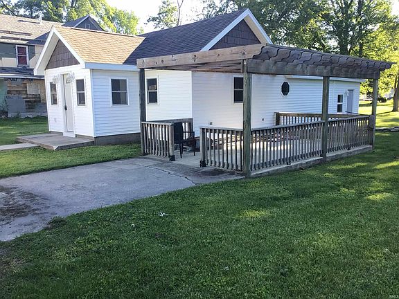 2nd image of 208 S Waldron St