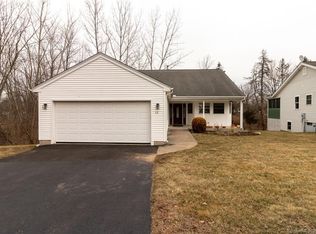 12 Scherer Ln, Windsor, CT 06095