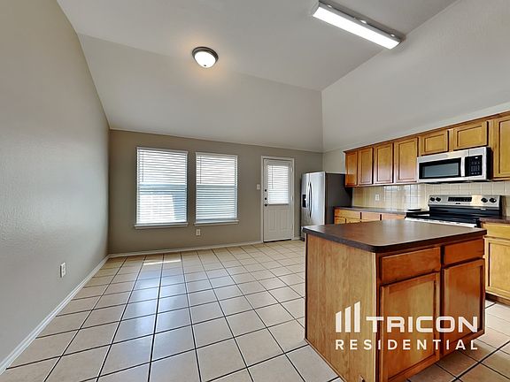 4th image of 8304 Whispering Willow Ln