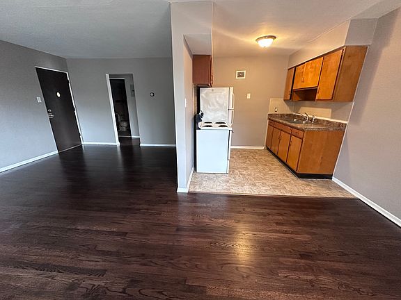 4th image of 3115 Cherokee St APT 11