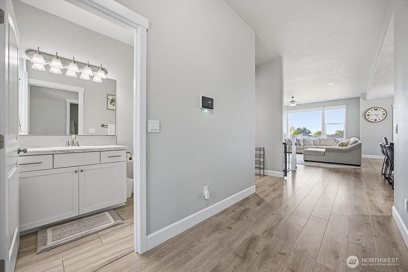 4th image of 2652 W 44th Place