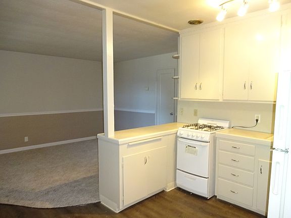 2nd image of 2904 Marconi Ave APT 5