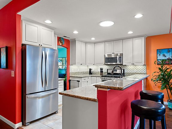 5th image of 887 Holley Way