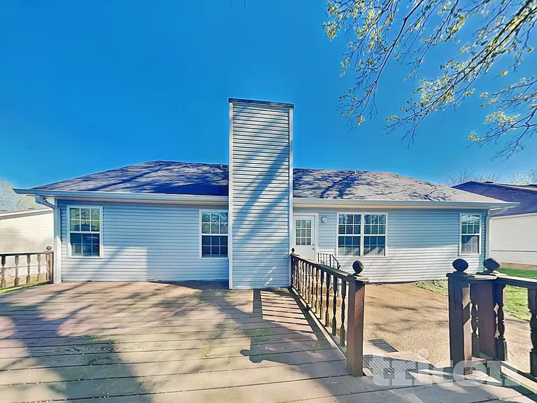 1800 University Dr — Photo 15