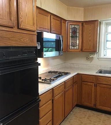 3rd image of 7700 Bethany Dr