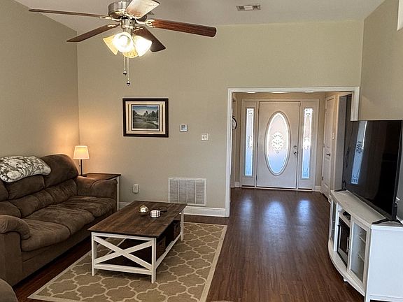 4th image of 17288 Meadowbrook Ln