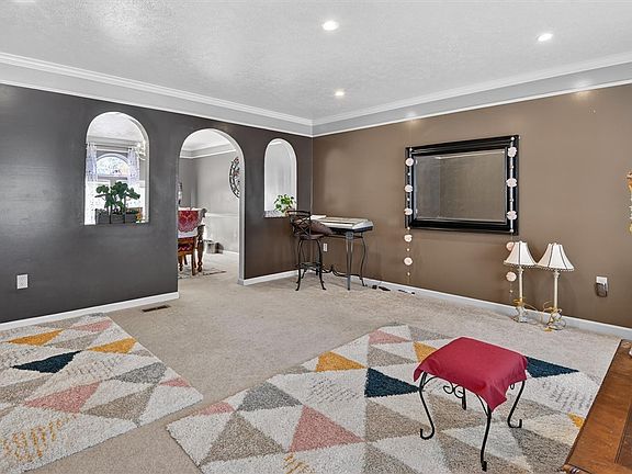 4th image of 168 Firenze Dr