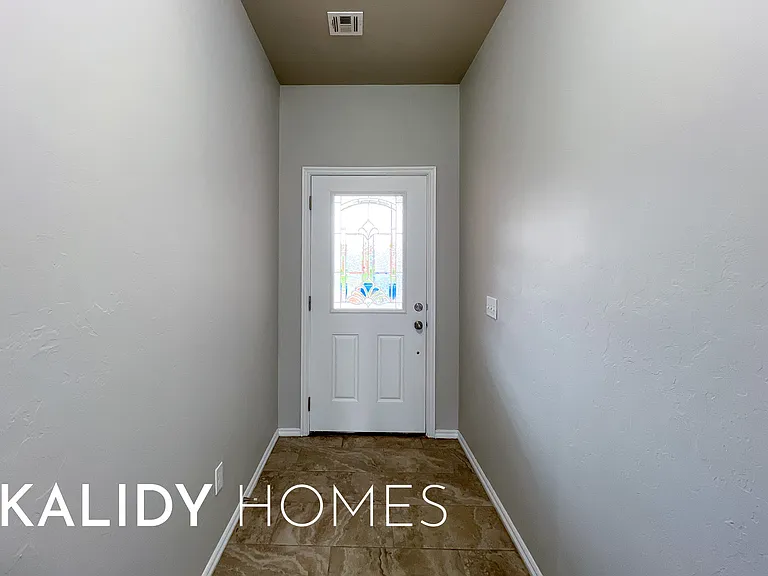 2901 Cider Mill Ln — Photo 2
