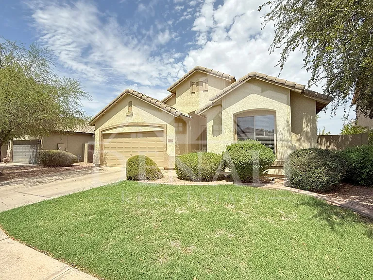 3622 E Morning Star Ln — Photo 2