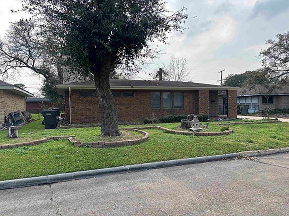 2nd image of 3425 Memorial Blvd