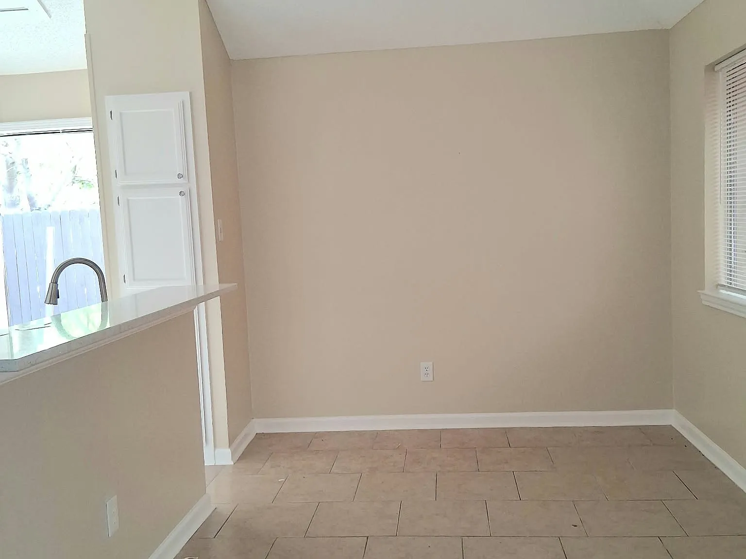 4 bed, 1378 sqft, $2,300 — Photo 4
