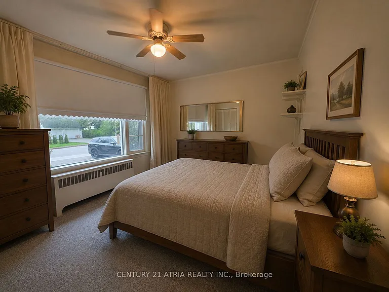 32 Meadowview Ave — Photo 11