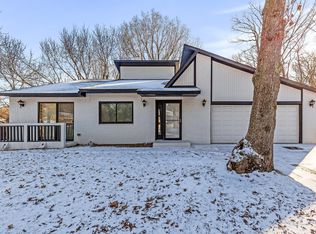 8553 Holland Ave, Apple Valley, MN 55124