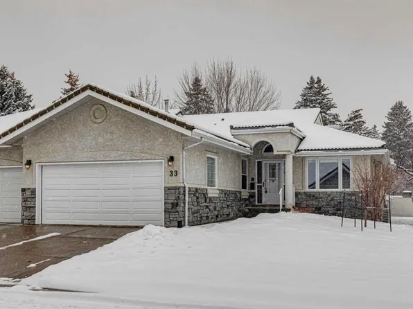 33 E Pump Hill Lndg SW, Calgary, AB T2V 5C1