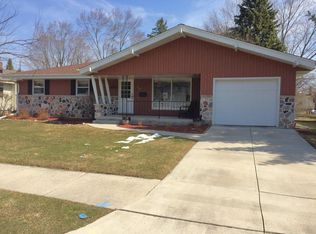 115 N 16th Ave, West Bend, WI 53095