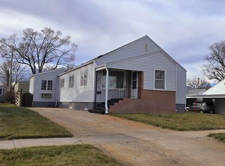 706 E 6th St, McCook, NE 69001