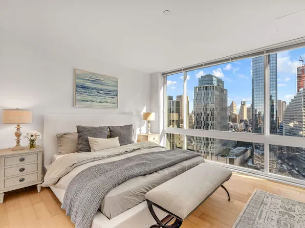 211 North End Avenue image 6 of 22