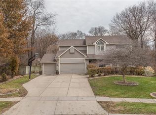 9004 Hammontree Dr, Urbandale, IA 50322