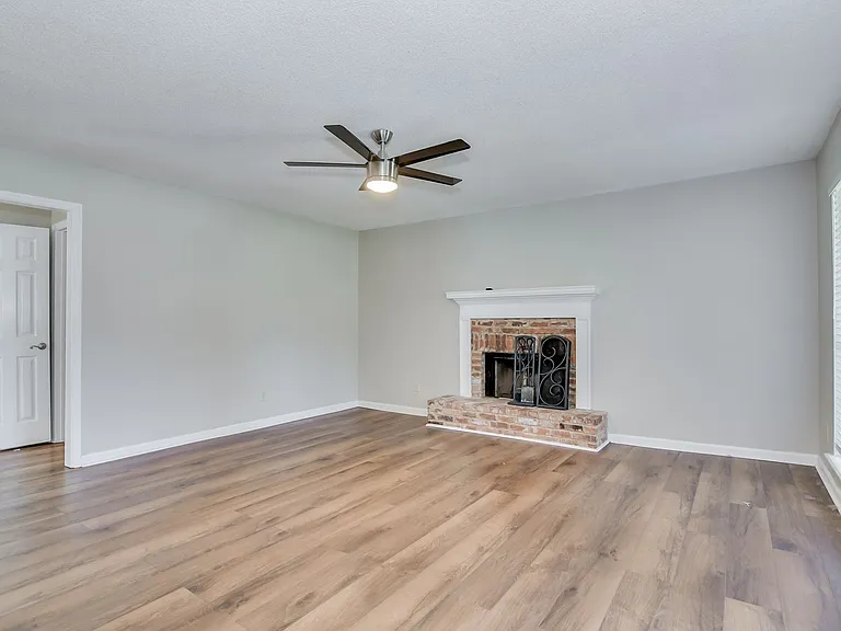 321 Timberidge Dr — Photo 10