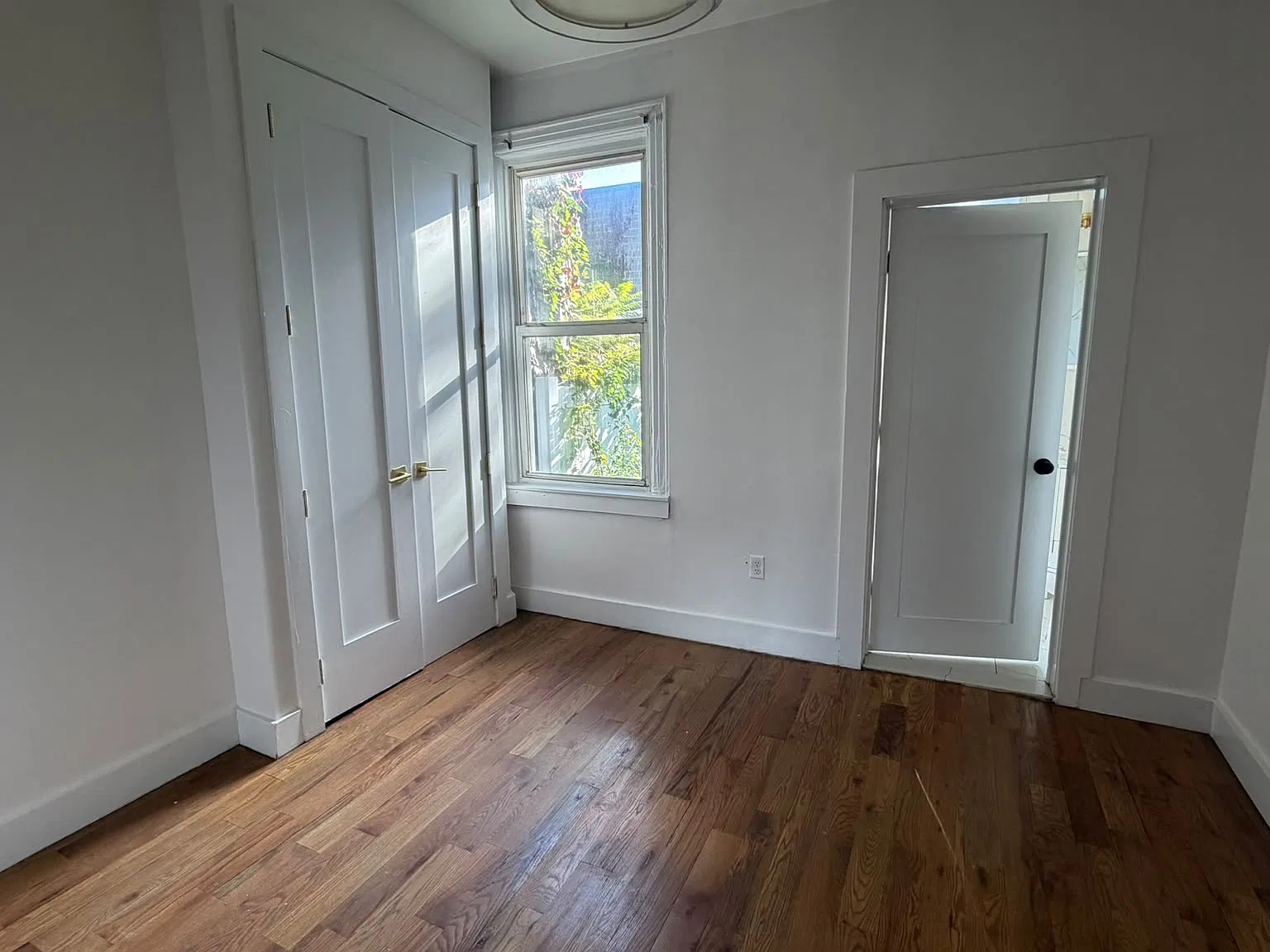 16 Lewis Ave — Photo 3