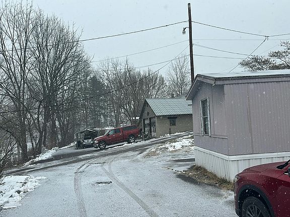 4th image of 344 Sandt St
