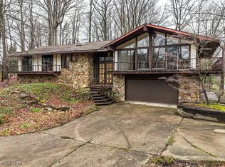 1379 Mockingbird Dr, Kent, OH 44240