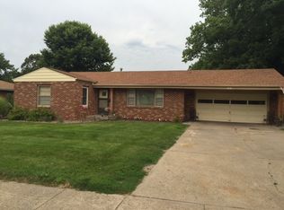 1816 73rd St, Windsor Heights, IA 50324