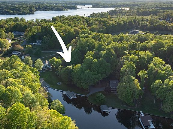 4th image of 48 Bear Castle Dr