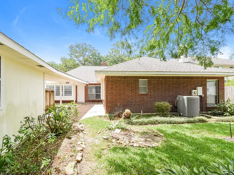2819 Calender Lake Dr — Photo 16