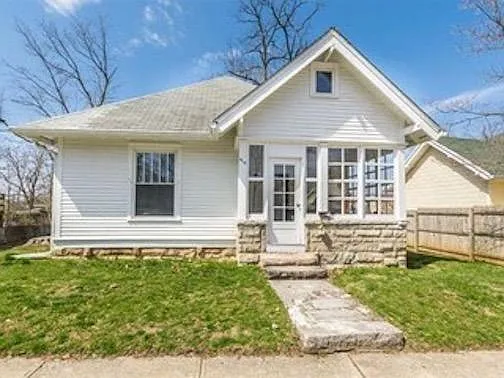 4 bed, 2315 sqft, $4,800 — Photo 3