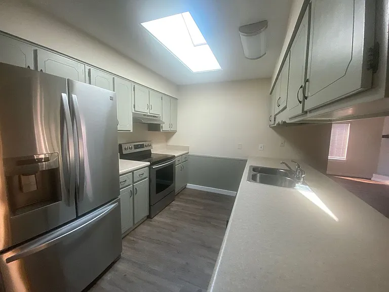 1512 S Kimbrel Ave — Photo 11