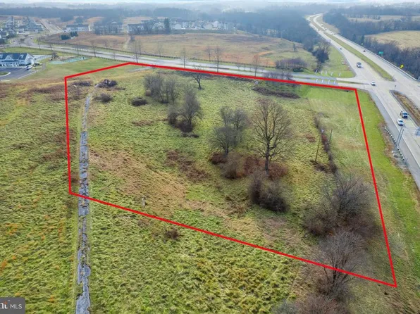 Berryville Pike, Charles Town, WV 25414