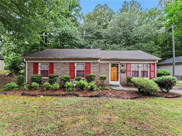 2904 Bainbridge Dr, Winston Salem, NC 27105