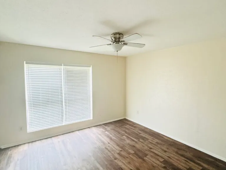 821 Denmark Dr — Photo 5