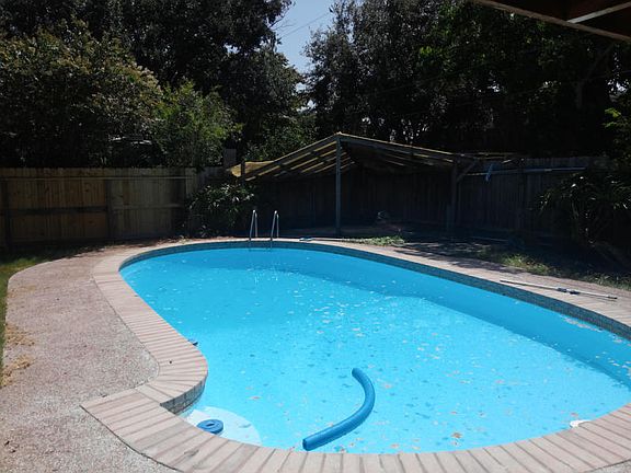 5th image of 6213 Wimbledon St