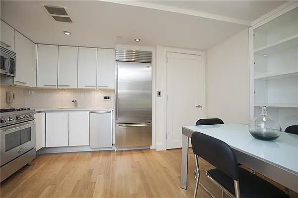 Rented by Space Marketing Shop | media 4