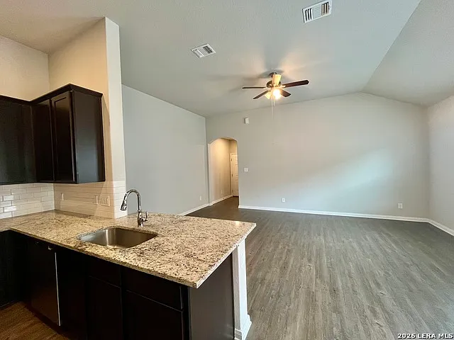 3406 Lindsay Ln — Photo 3