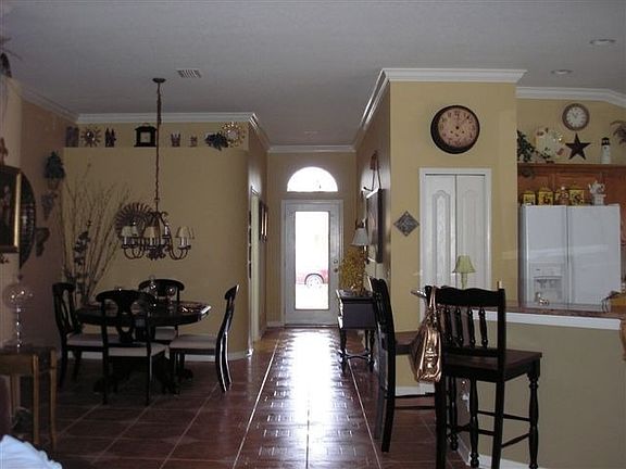 4th image of 7850 Stoneleigh Dr