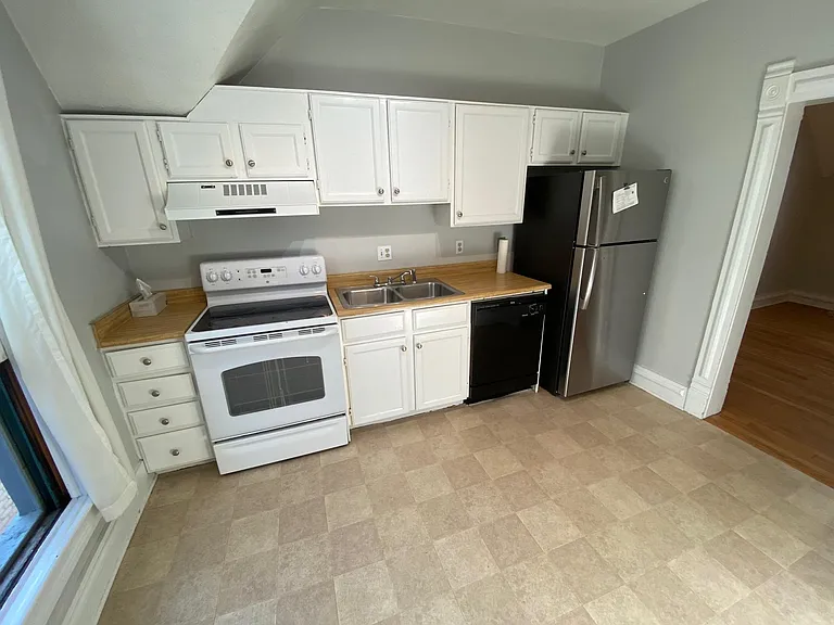 220 W 2nd Ave #2 — Photo 7