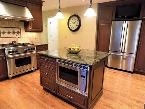 5th image of 951 Creek Bend Dr