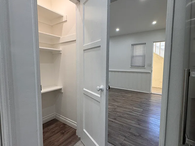 307 N Hollywood Way #B — Photo 7