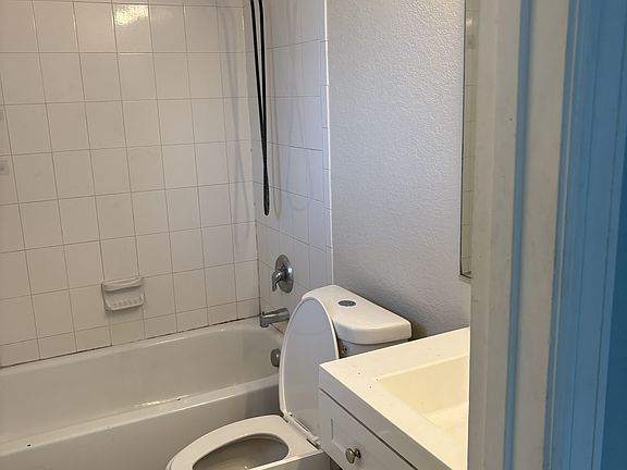 2nd image of 424 Pelican Rd