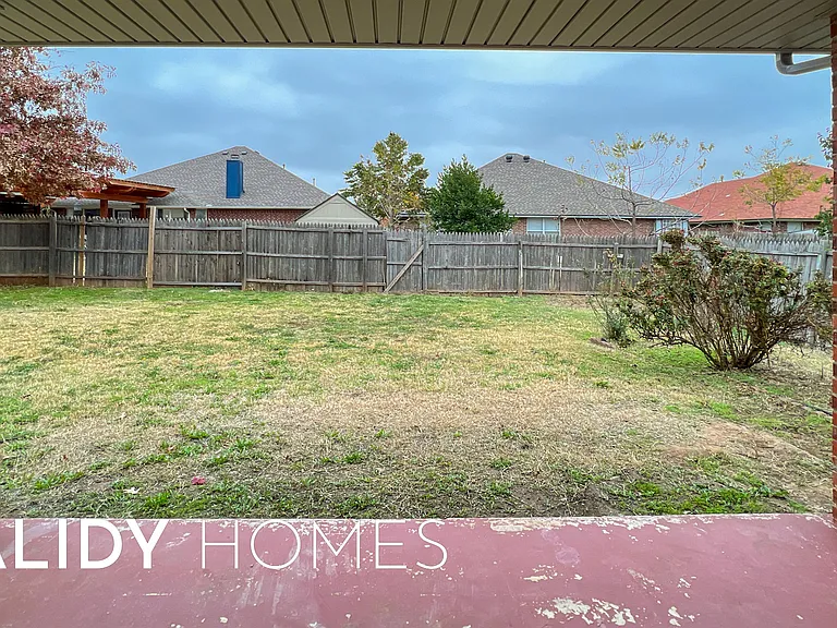 5921 SE 88th St — Photo 42