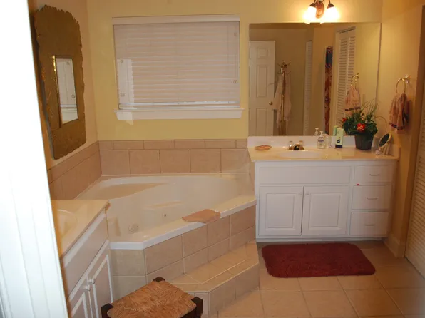 92 Gleneagle Ct Unit 301, Clayton, GA 30525
