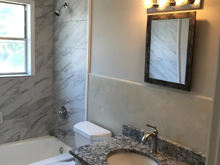 210 N Saunders St — Photo 5